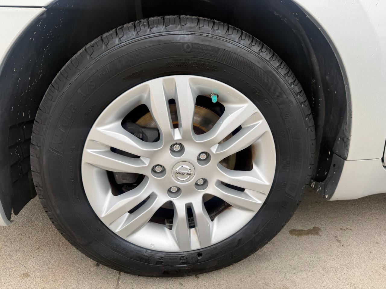 Nissan Altima Base 2010