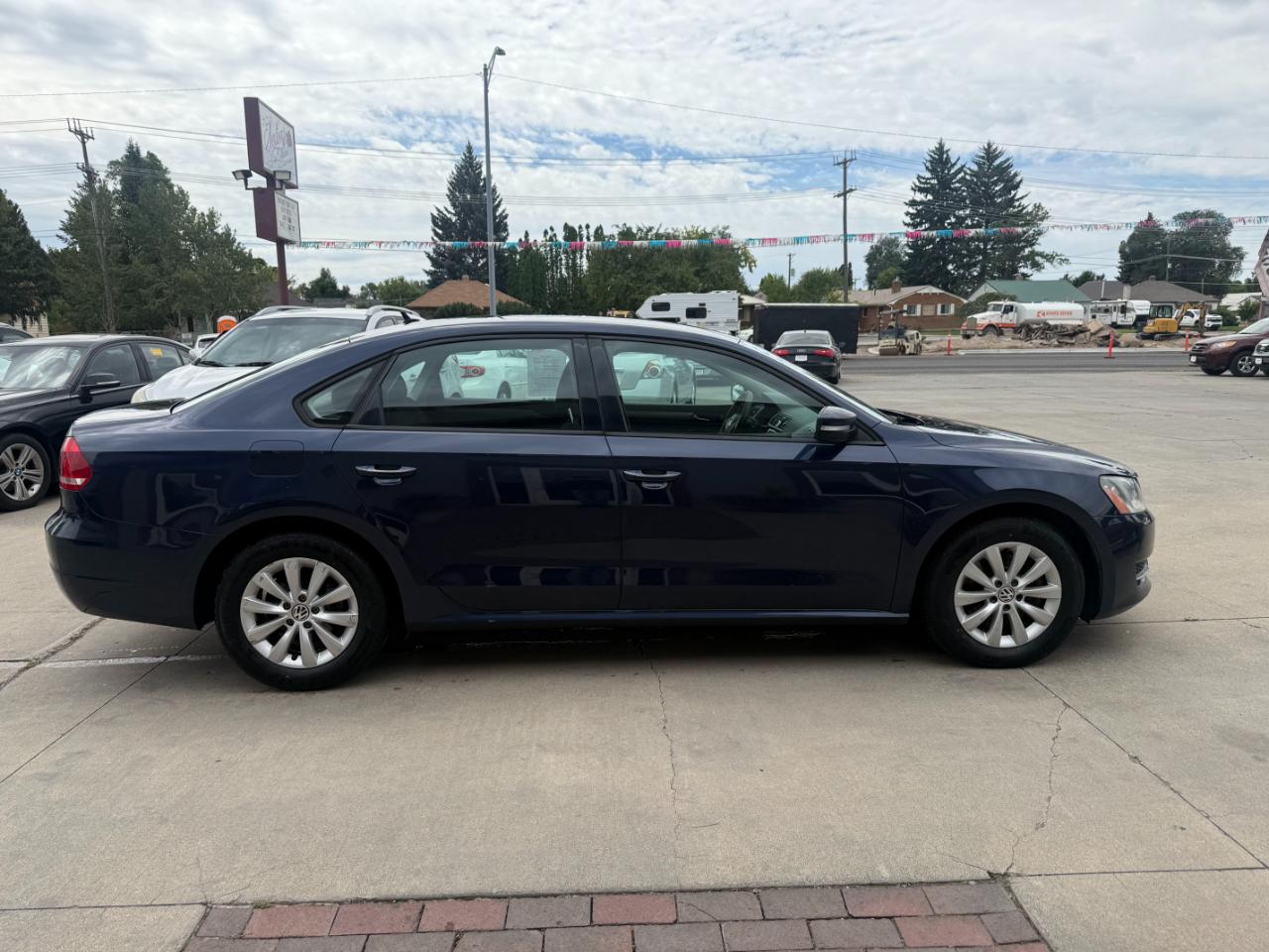 Volkswagen Passat S 2013