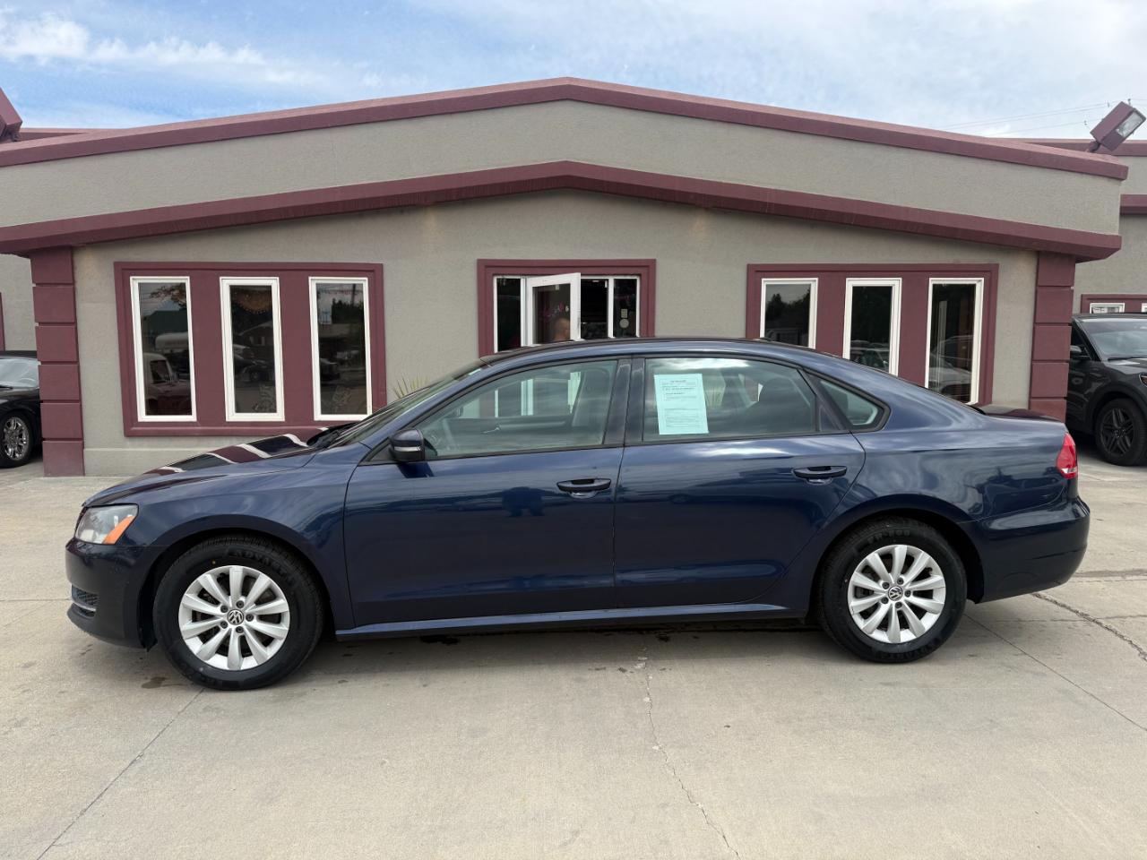 Volkswagen Passat S 2013