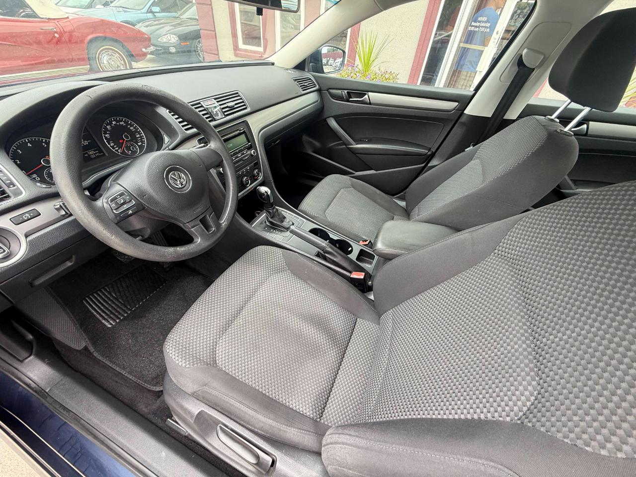 Volkswagen Passat S 2013