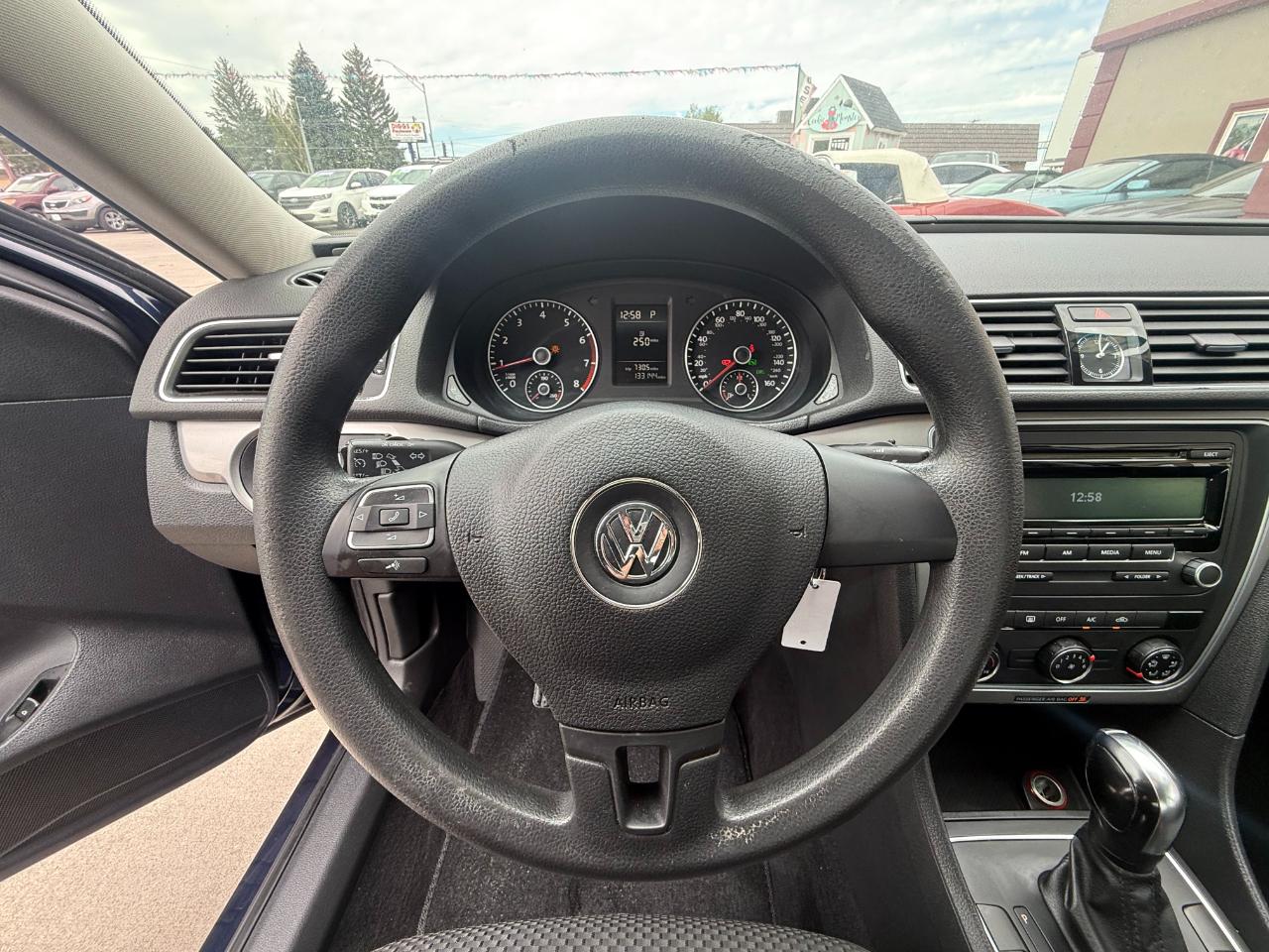 Volkswagen Passat S 2013