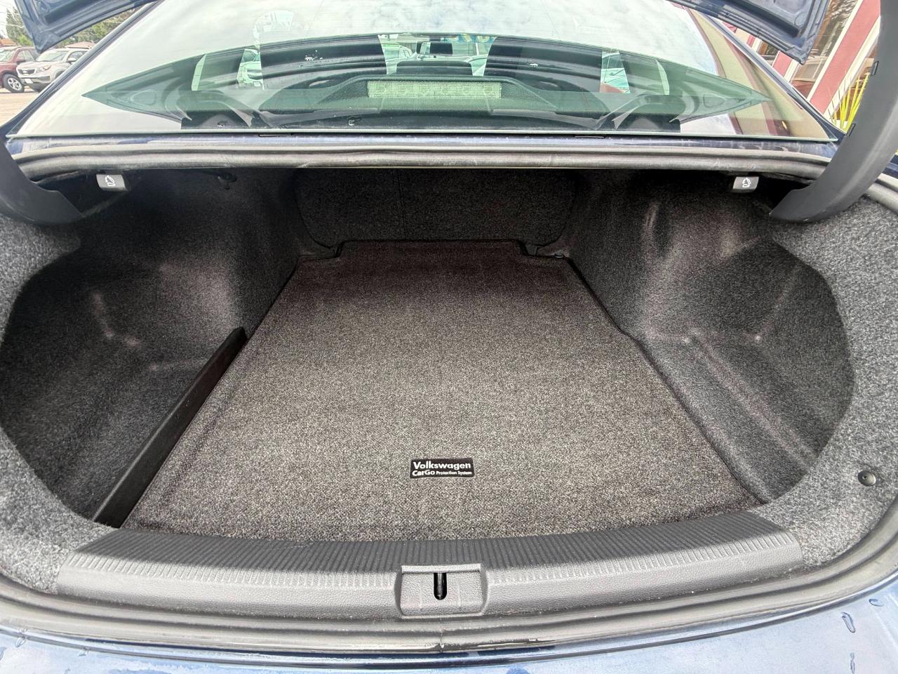 Volkswagen Passat S 2013