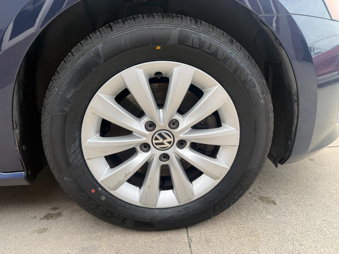 Volkswagen Passat S 2013
