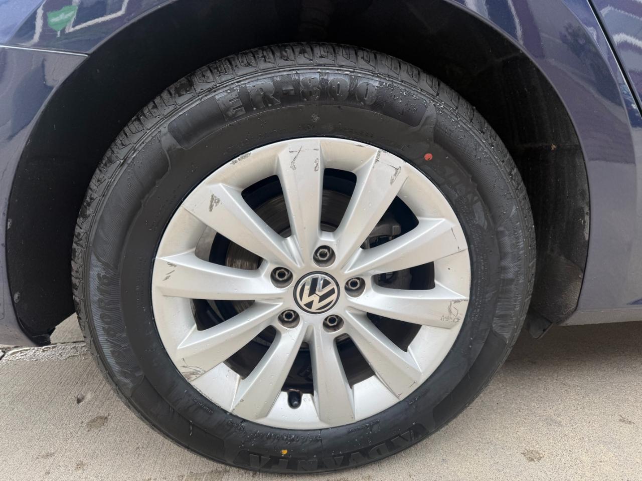 Volkswagen Passat S 2013