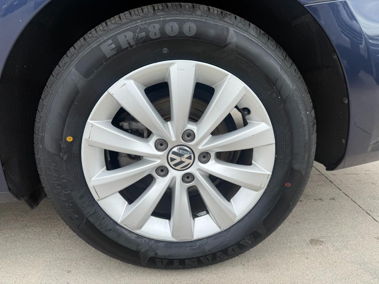 Volkswagen Passat S 2013