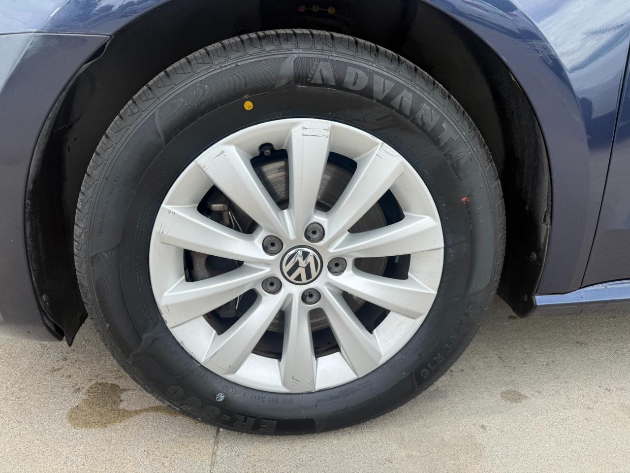 Volkswagen Passat S 2013