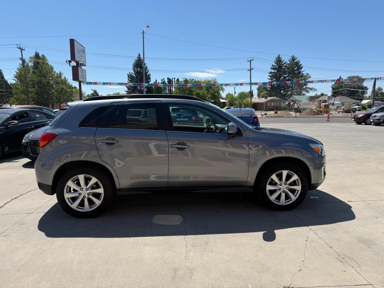 Mitsubishi Outlander Sport  2015