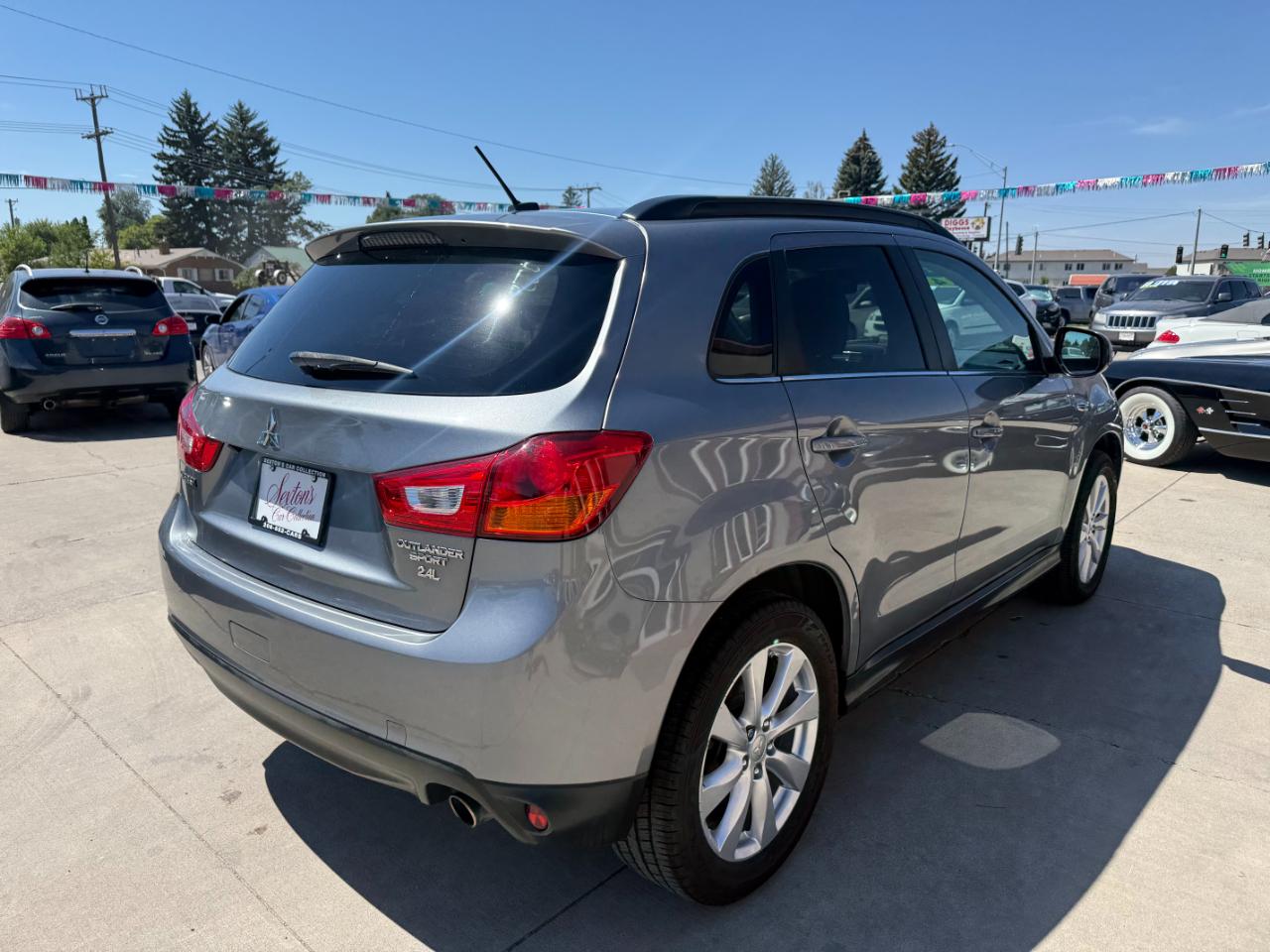 Mitsubishi Outlander Sport  2015