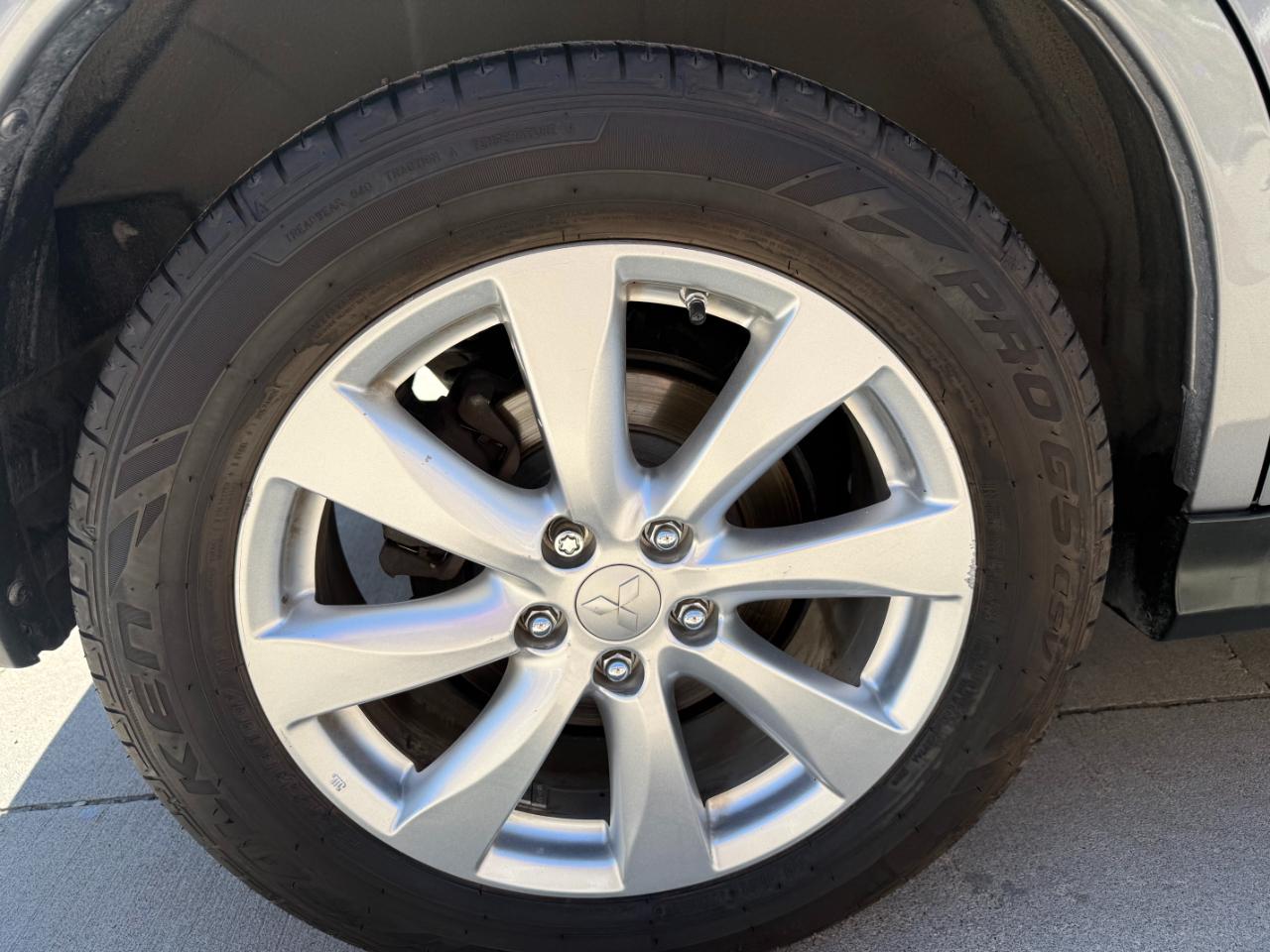 Mitsubishi Outlander Sport  2015