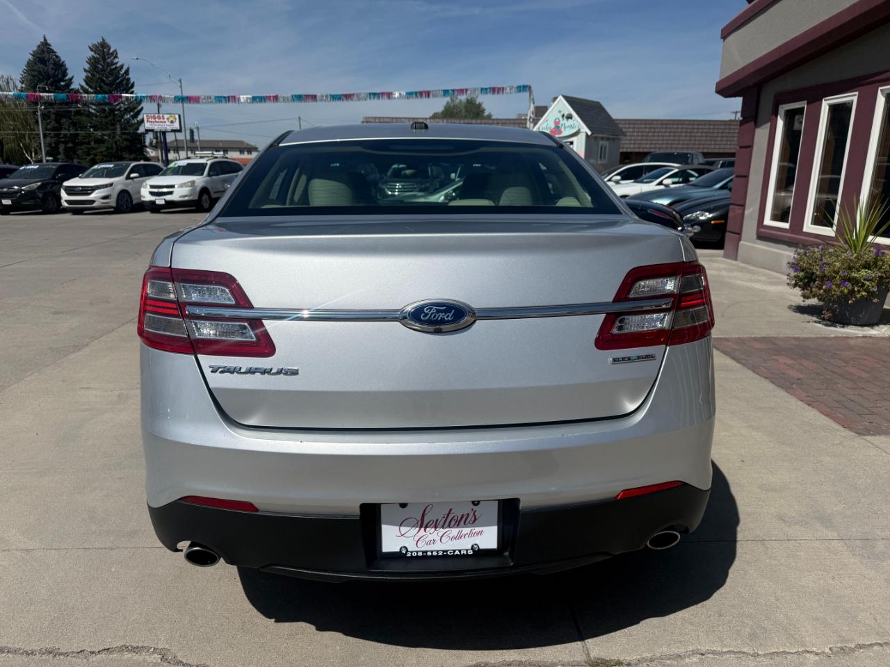Ford Taurus SE 2015