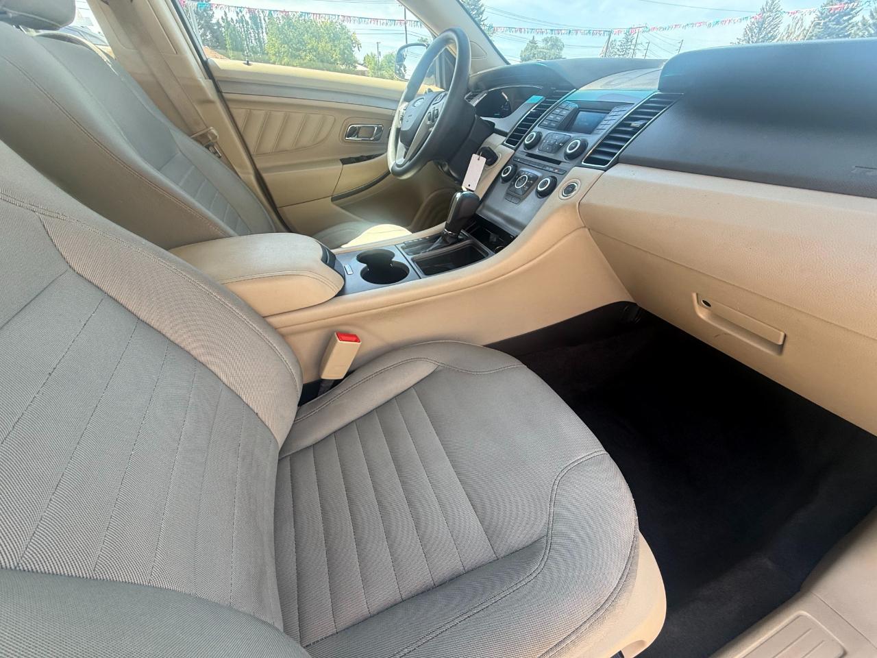 Ford Taurus SE 2015