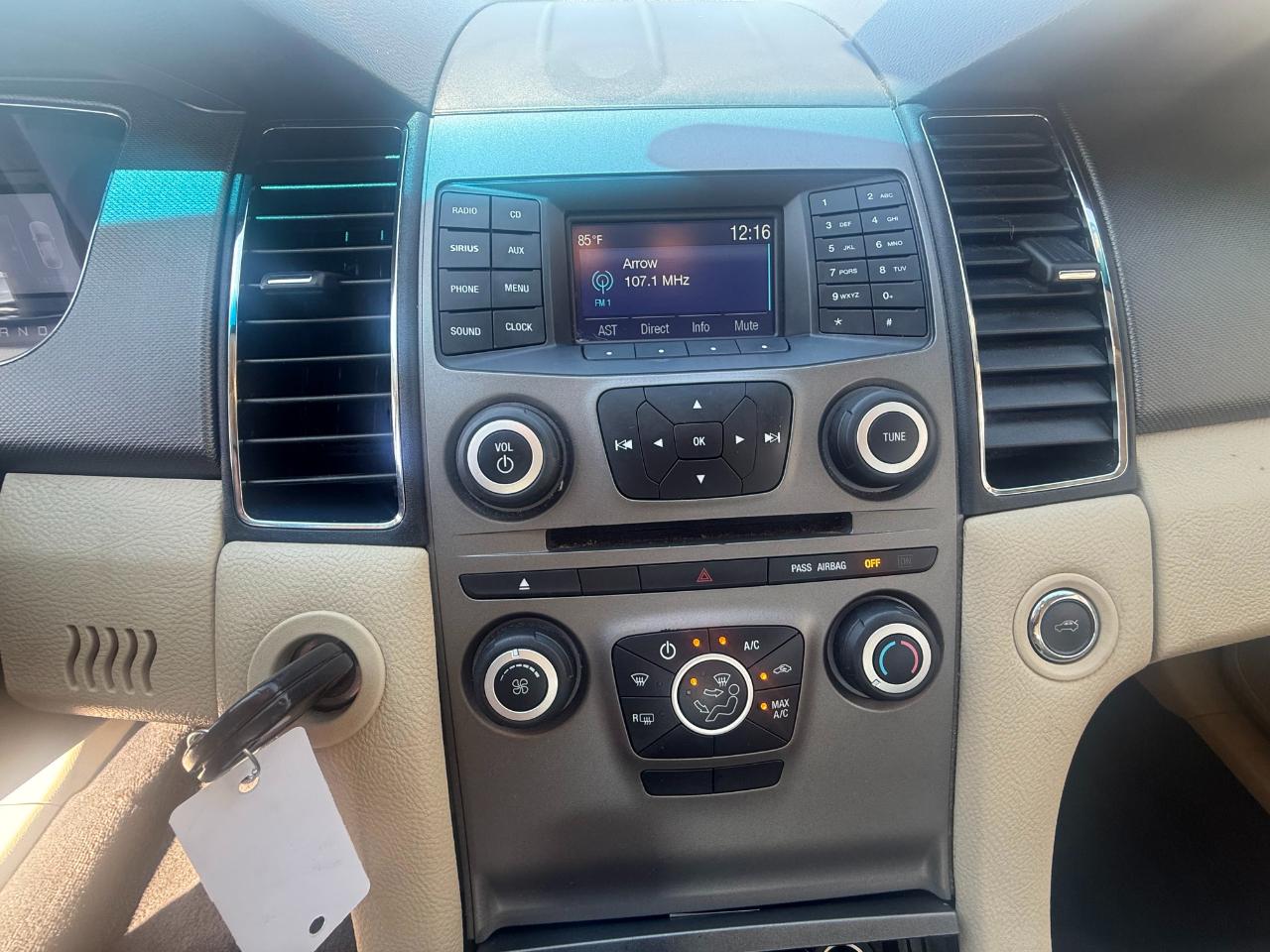 Ford Taurus SE 2015