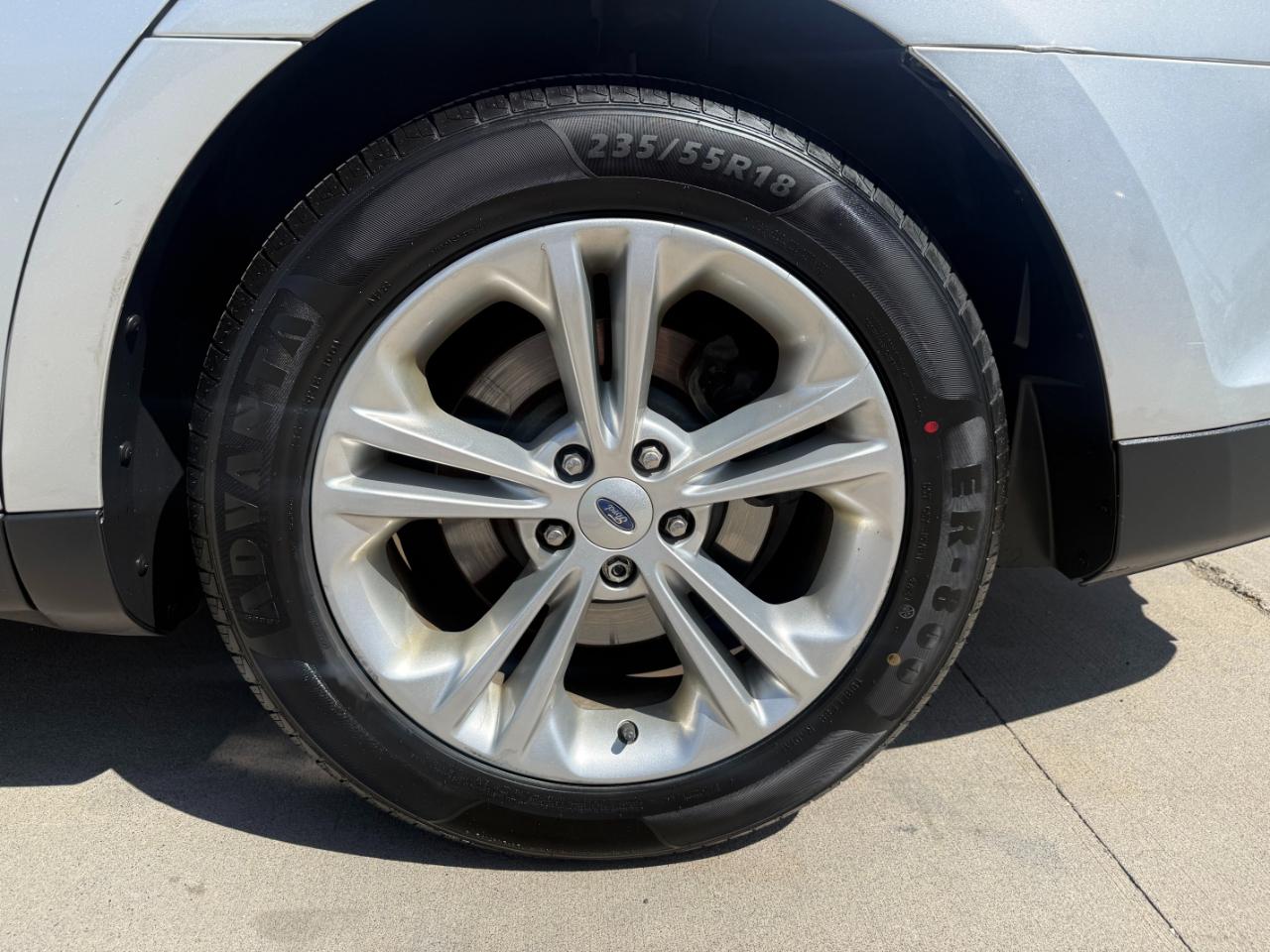 Ford Taurus SE 2015