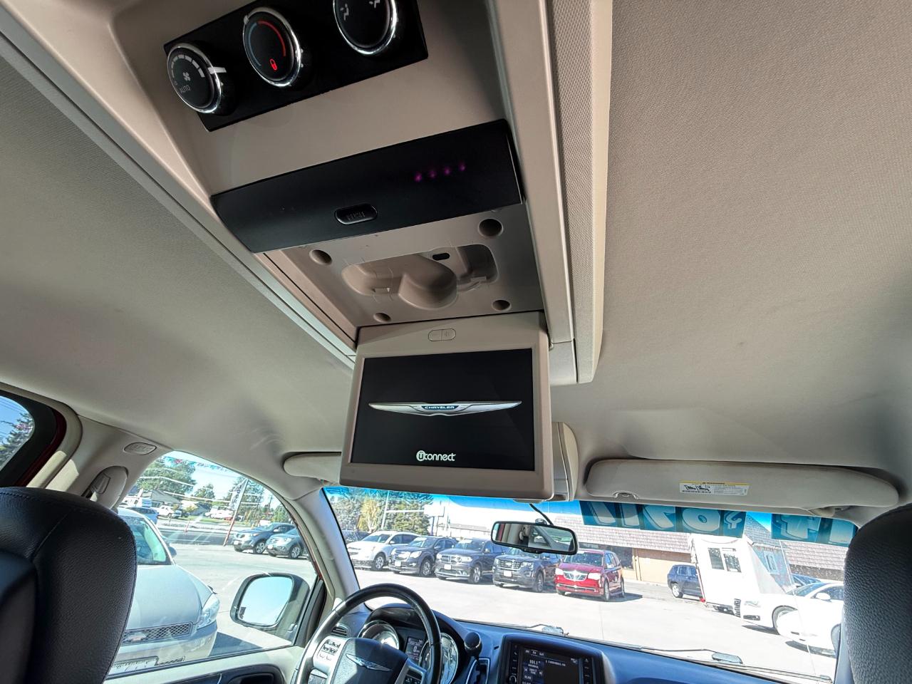 Chrysler Town & Country  2014