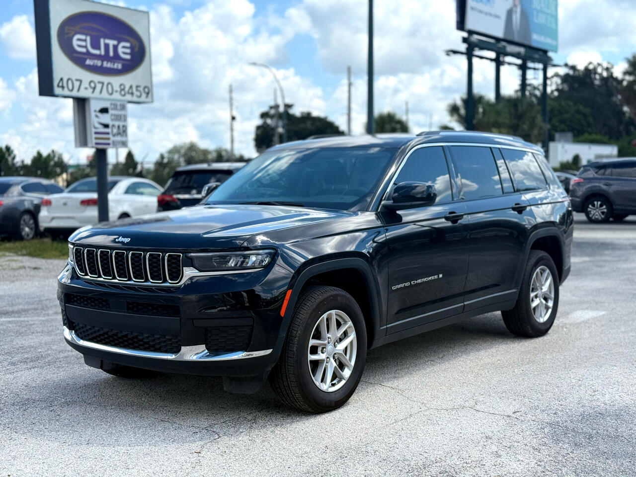 2023 Jeep Grand Cherokee L Laredo 4WD