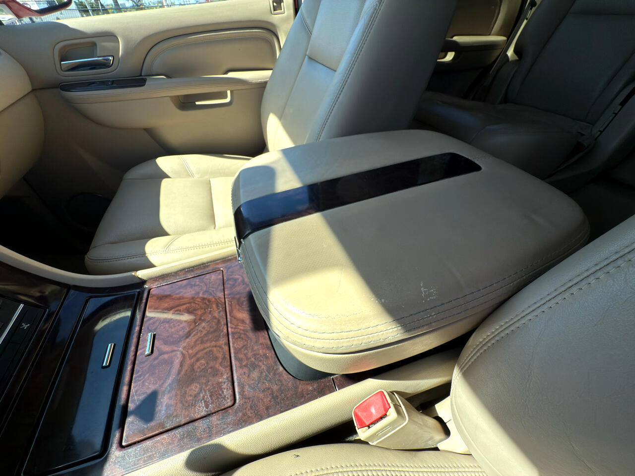 Cadillac Escalade AWD Premium 2012