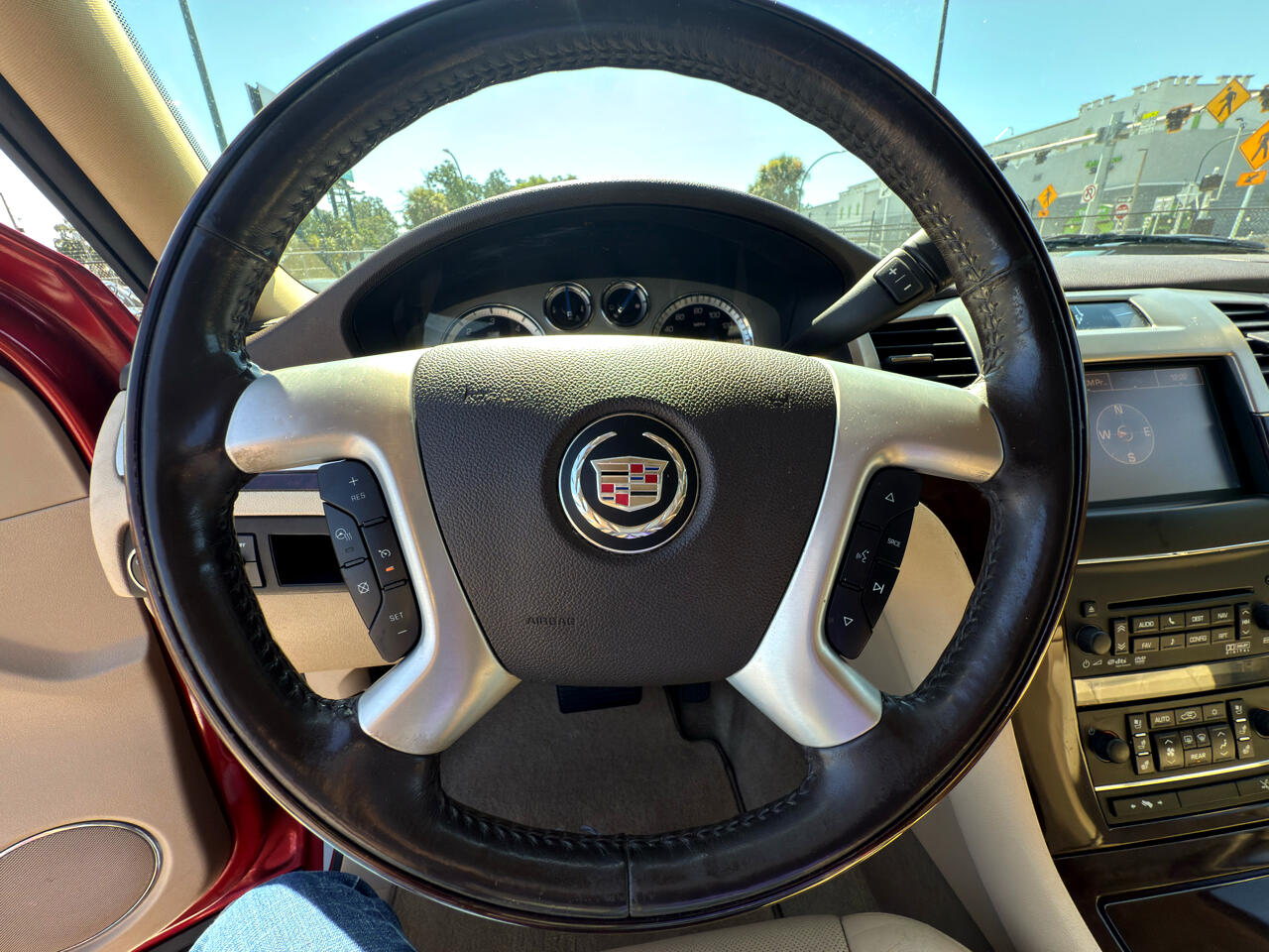 Cadillac Escalade AWD Premium 2012