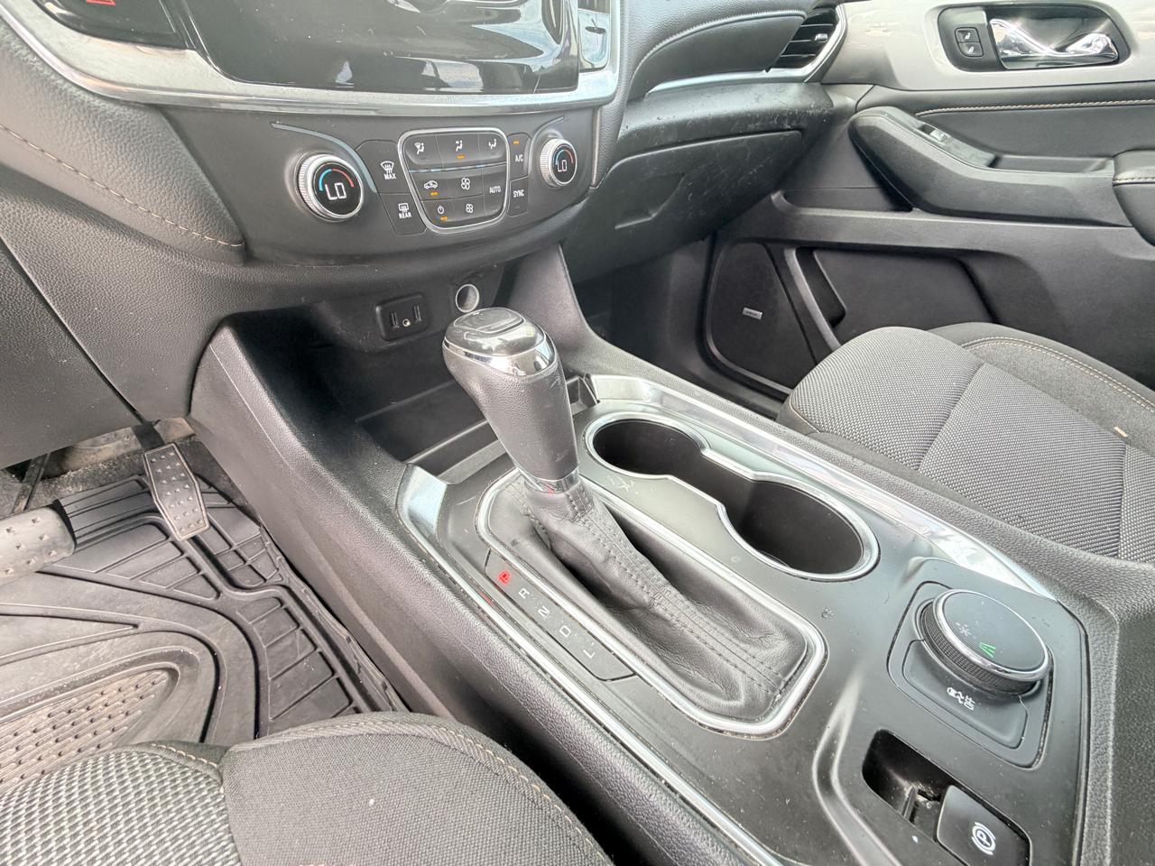 2020 Chevrolet Traverse LS - Photo 15