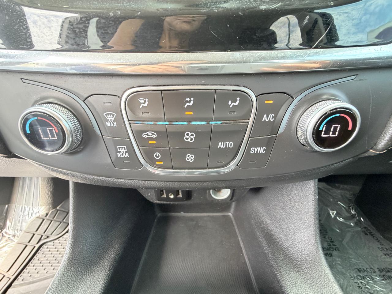 2020 Chevrolet Traverse LS - Photo 18