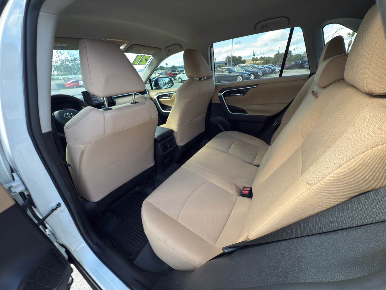 Toyota RAV4 XLE 2021