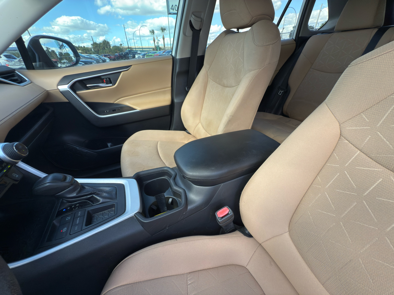 Toyota RAV4 XLE 2021
