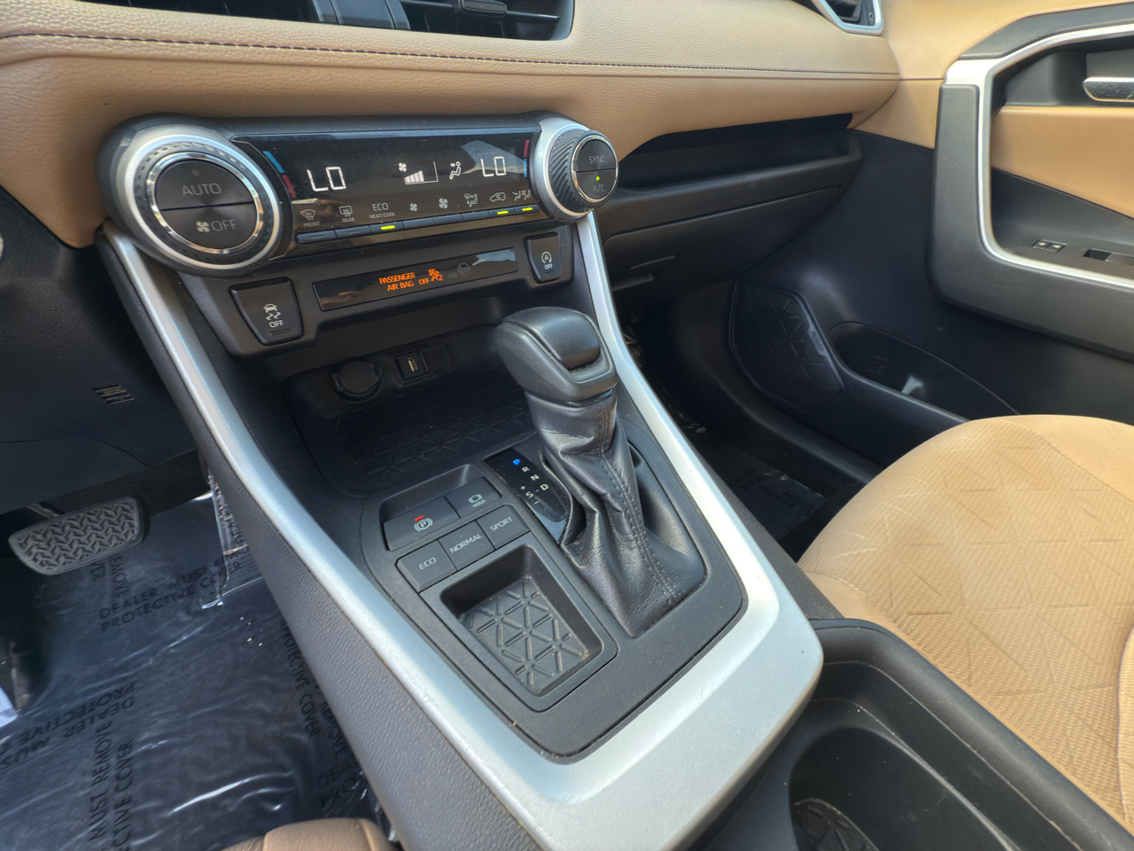 Toyota RAV4 XLE 2021