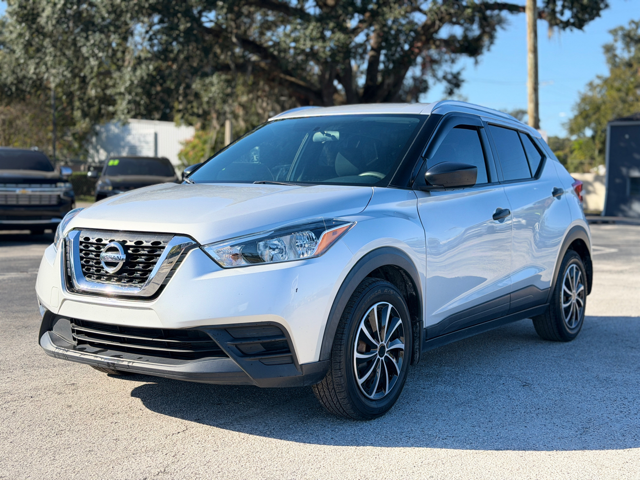 2019 Nissan Kicks S's photo