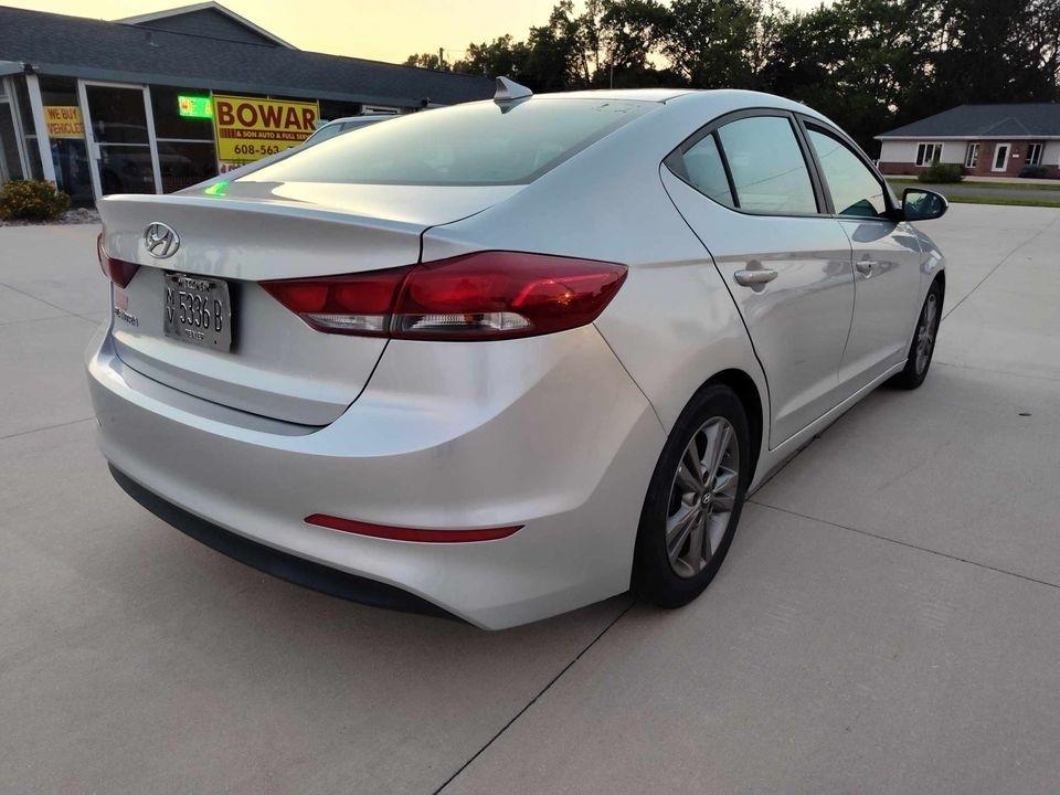 Hyundai Elantra  2018