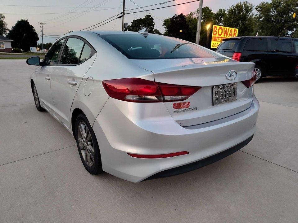 Hyundai Elantra  2018