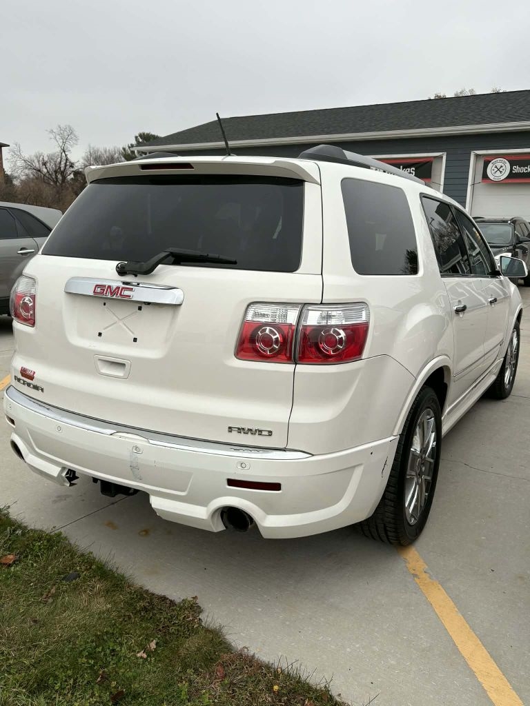 GMC Acadia  2011