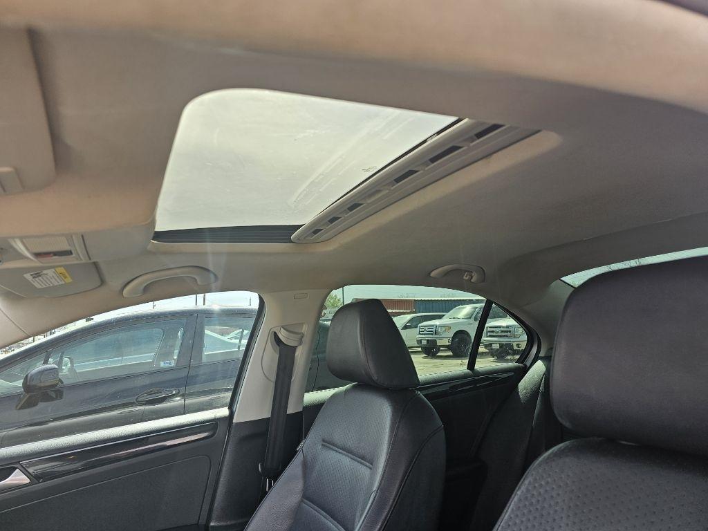 Volkswagen Jetta  2015