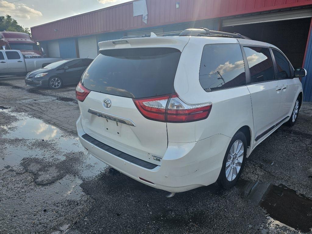 Toyota Sienna  2015