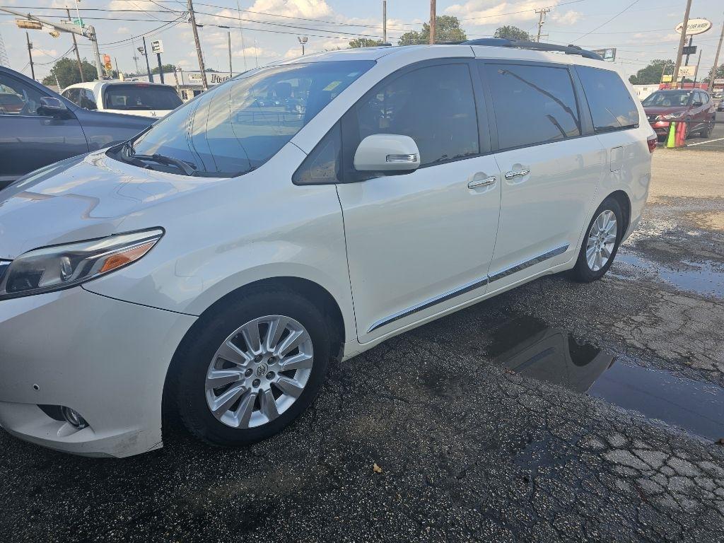 Toyota Sienna  2015