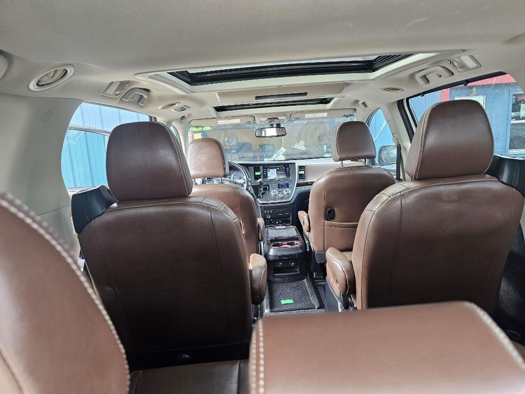 Toyota Sienna  2015