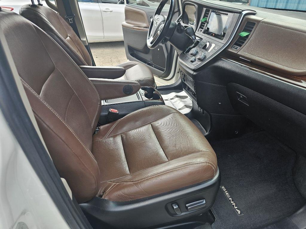 Toyota Sienna  2015