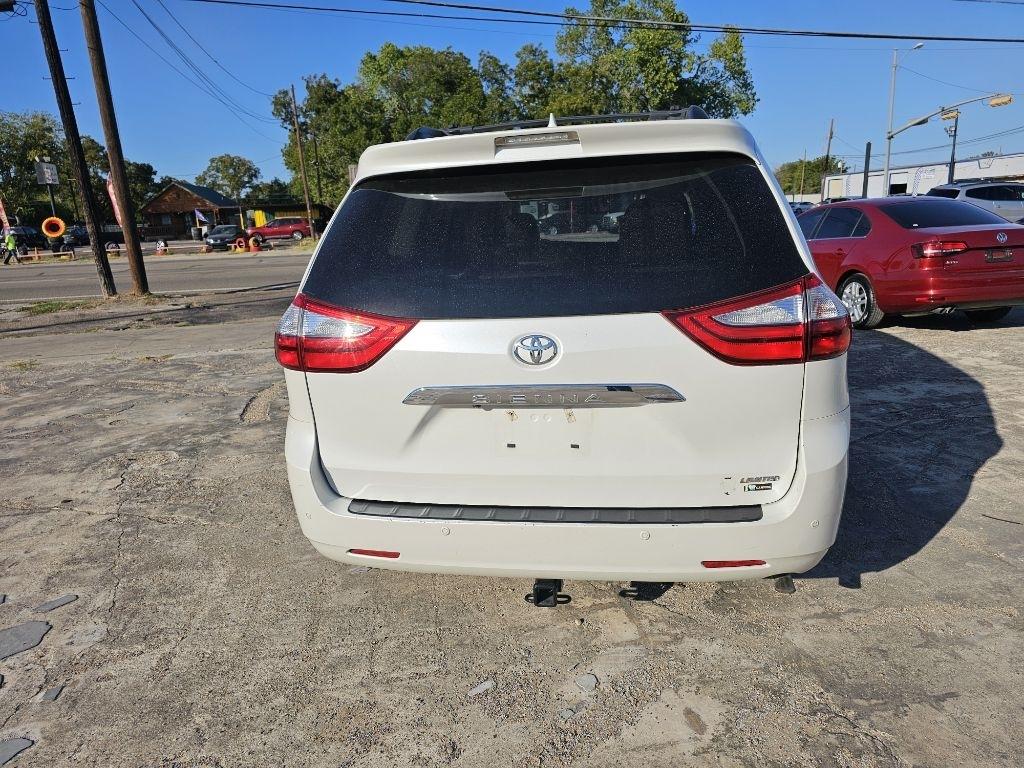 Toyota Sienna  2015