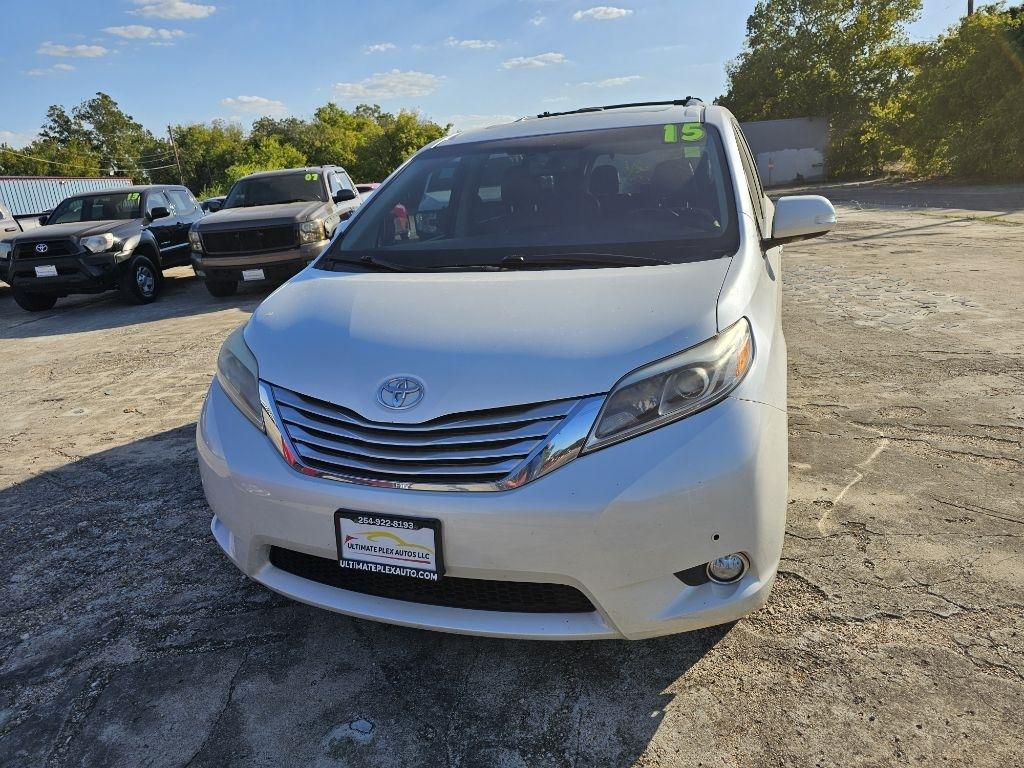 Toyota Sienna  2015