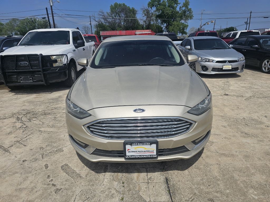 2018 Ford Fusion SE's photo