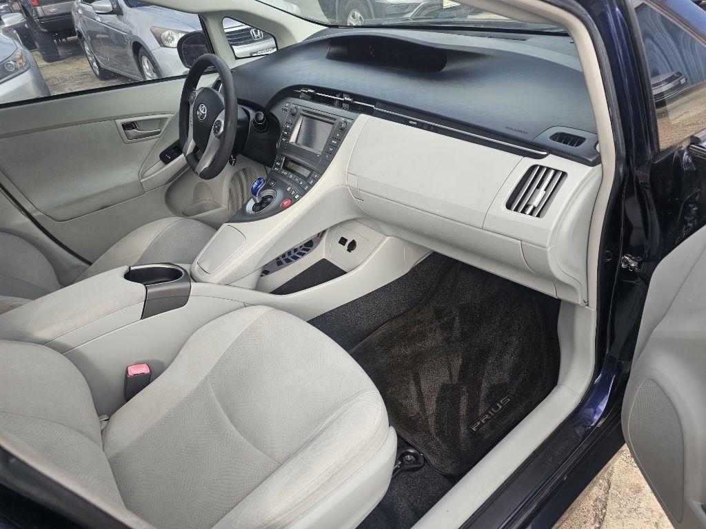 Toyota Prius  2013