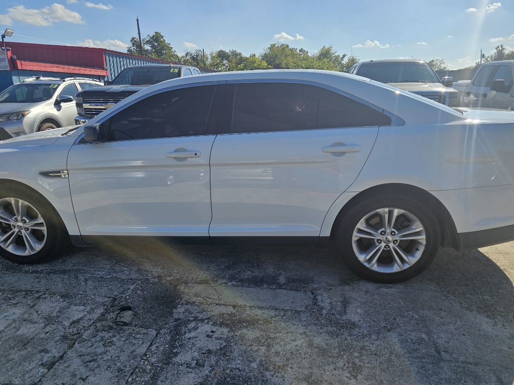 Ford Taurus  2015 Ford Taurus  2015