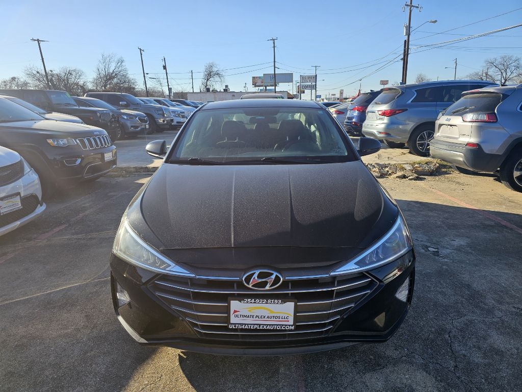 2019 Hyundai Elantra SE's photo