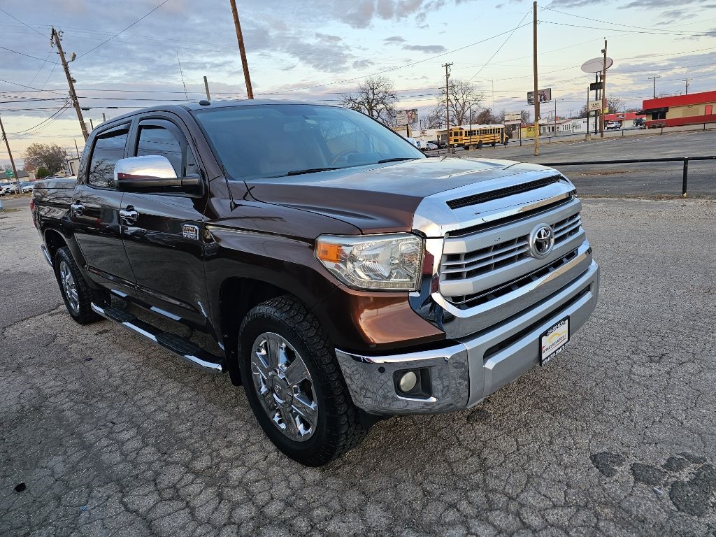 Toyota Tundra  2015