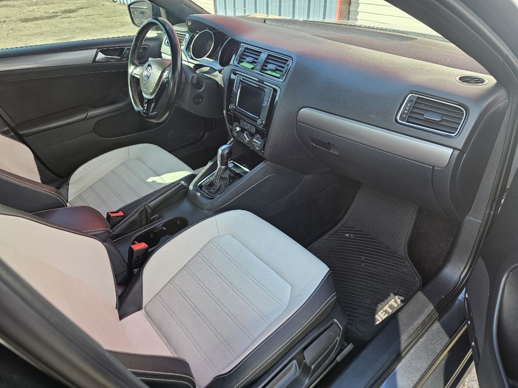 Volkswagen Jetta  2016