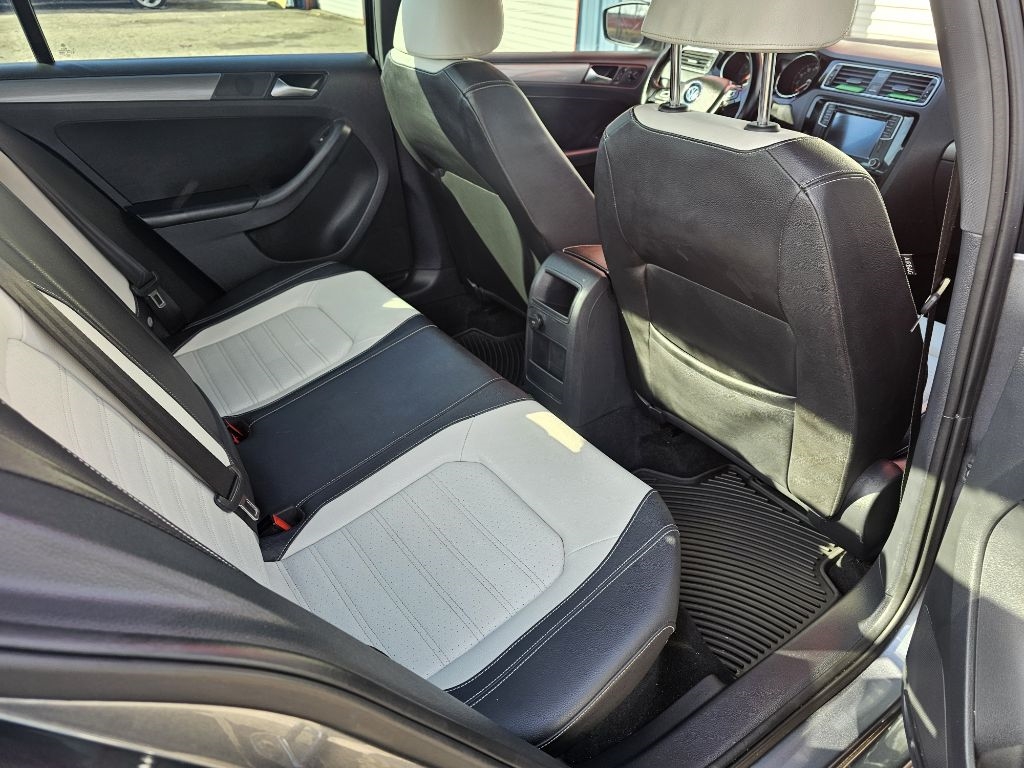 Volkswagen Jetta  2016