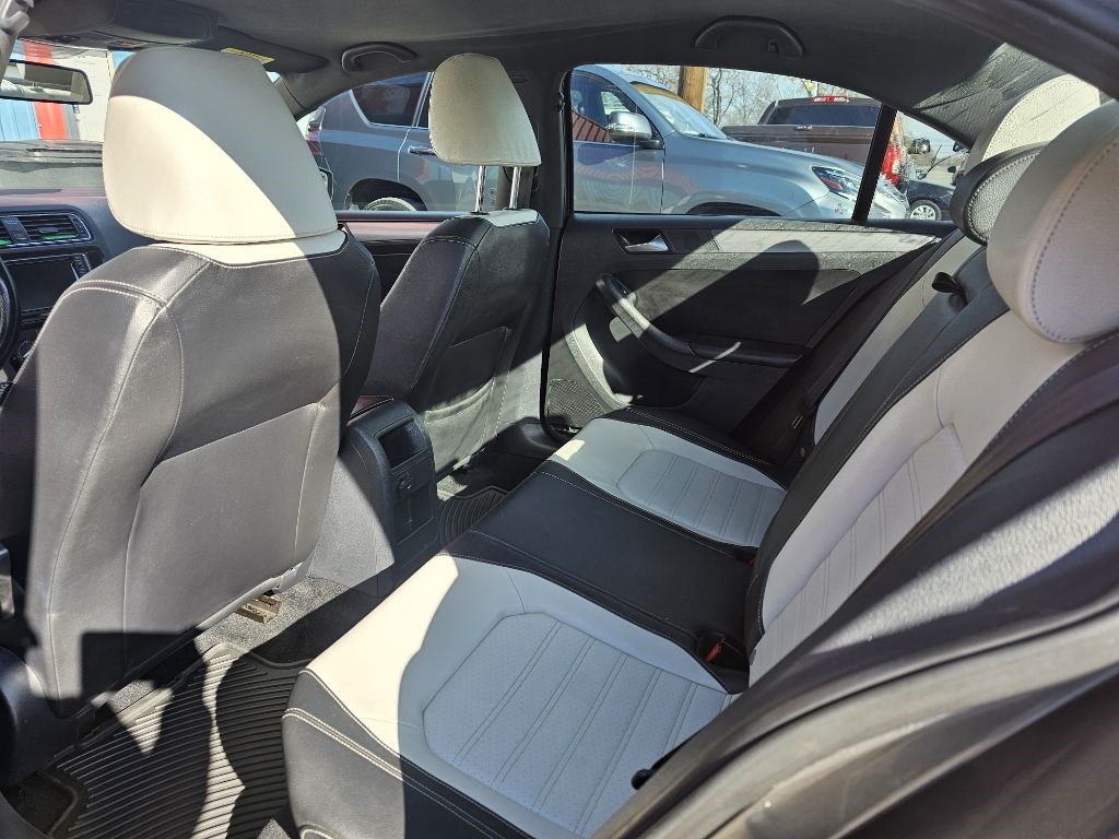 Volkswagen Jetta  2016