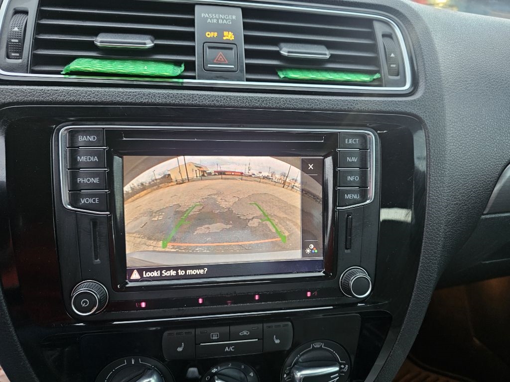 Volkswagen Jetta  2016