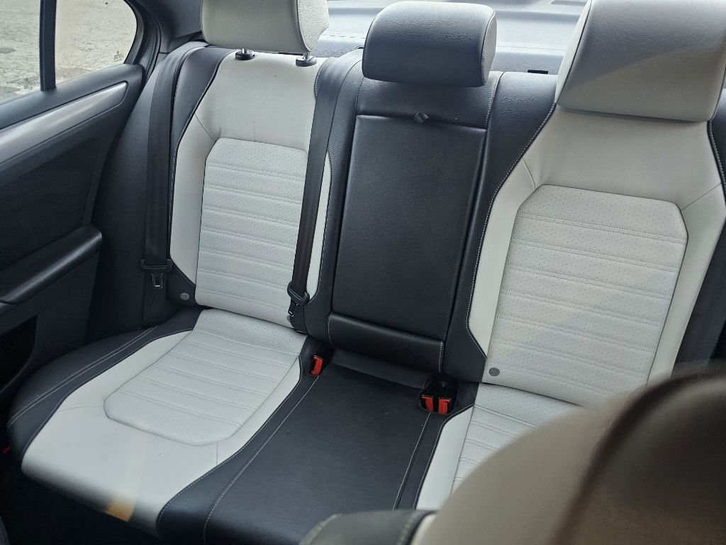 Volkswagen Jetta  2016