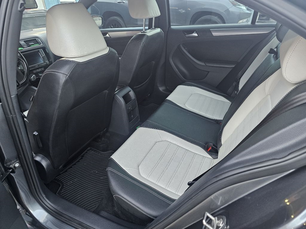 Volkswagen Jetta  2016