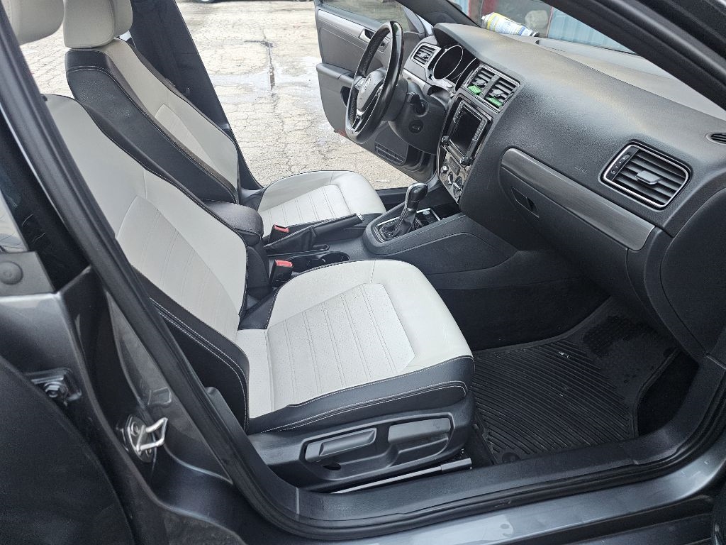 Volkswagen Jetta  2016