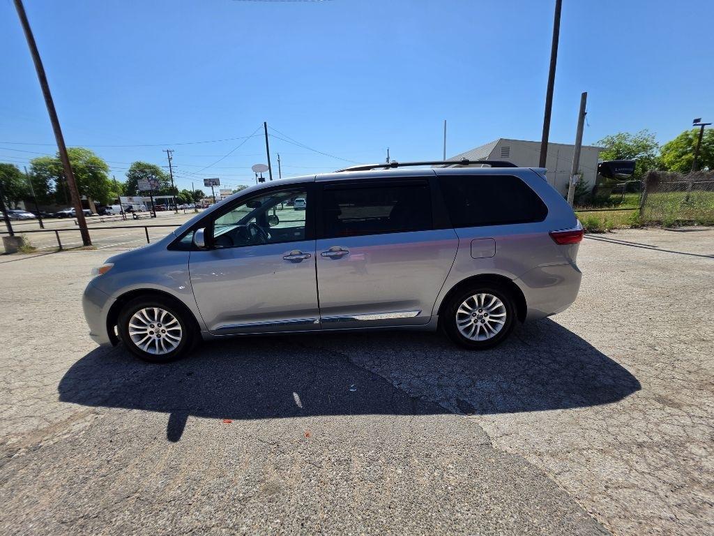 Toyota Sienna  2015